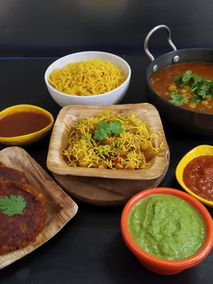 રગડા પેટીસ (Ragda Pattice Recipe In Gujarati) રેસીપી મુખ્ય ફોટો