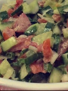 صورة لوصفة سلطه الخضار بالبن والطحينيه🥗