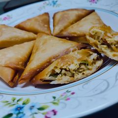 A picture of Chicken Samosas.