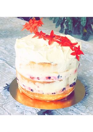 Une photo de Nude cake aux fruits rouges