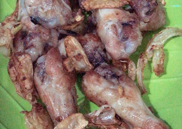 Bagaimana Cara Mengolah Ayam goreng bawang Yang Enak