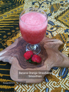 Foto resep Banana Orange Strawberry Smoothies