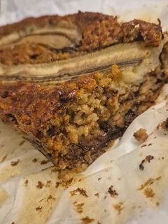 A picture of Banana Bread with Chocolate and Oats.