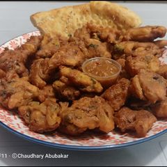 A picture of Vegetable Pakoray.