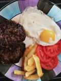 Hamburguesas con papas fritas