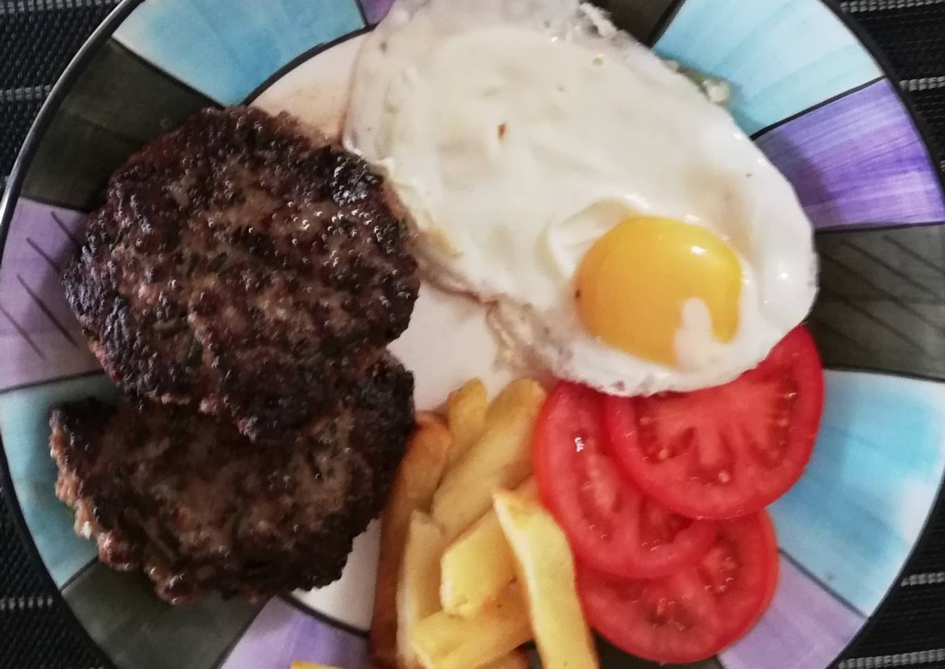 Hamburguesas con papas fritas