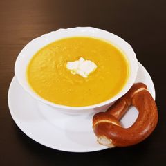 Butternut squash and goat cheese soup A picture of Butternut squash and goat cheese soup.