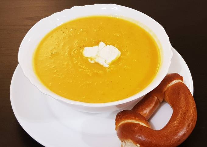 Butternut squash and goat cheese soup
