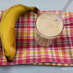 A picture of Banana smoothie.
