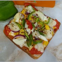 A picture of Tandoori Mayonnaise Capsicum Pizza.