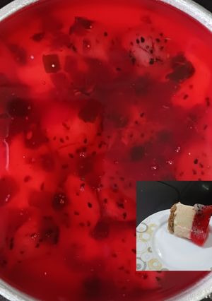 A picture of Strawberry jelly and Dragonfruit cheese cake.