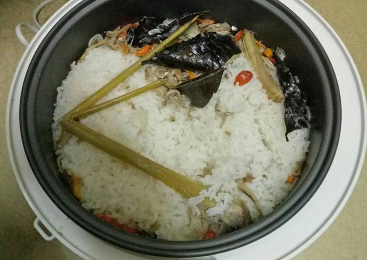 Cara Gampang Membuat Nasi Liwet Teri Ricecooker yang Lezat Sekali