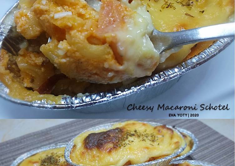 Cheesy Macaroni Schotel