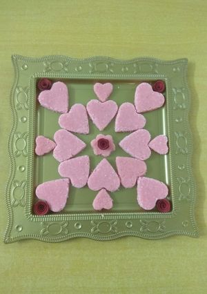 રોઝ ફ્લેવર કોપરાની બરફી(rose barfi recipe in Gujarati) રેસીપી મુખ્ય ફોટો