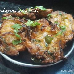 A picture of Onion vadai.