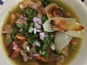 Una foto de caldo de frijol
