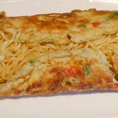 A picture of Noodles omelette (Egg noodles omelette).