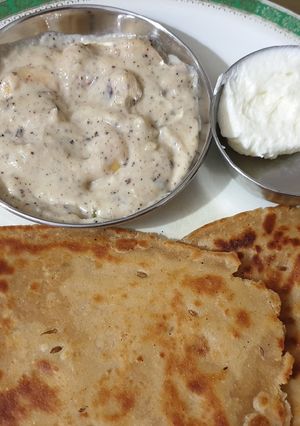 A picture of Kaju khoya (Light and simple).