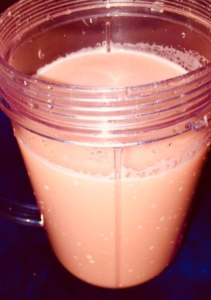 A picture of Peak milk and melon drink.