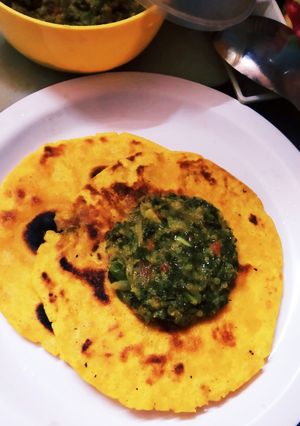 A picture of Shalgam saag with makki di roti.