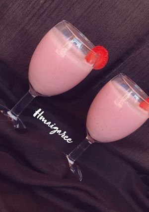 A picture of Strawberry smoothie.