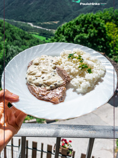 Una foto de Solomillo de ternera en salsa de pimienta verde