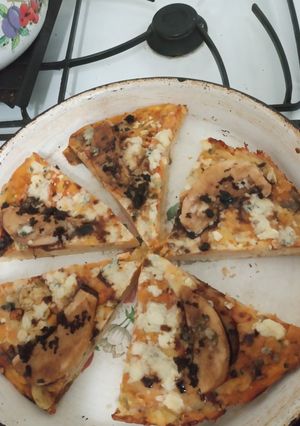 Una foto de Pizza de pera y queso azul