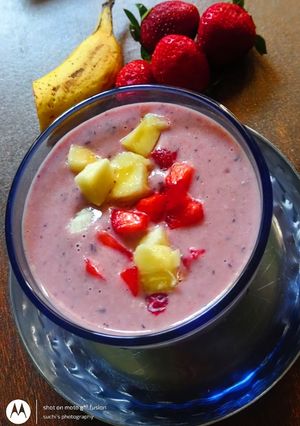 A picture of Strawberry oats shake.