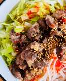 Bún Trộn Bò Ủ Áp Chảo & Xà Lách Romaine