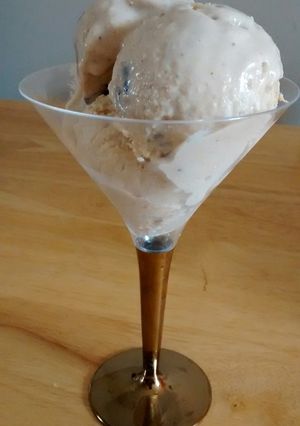A picture of Cashew Butter & Banana Ice Cream.