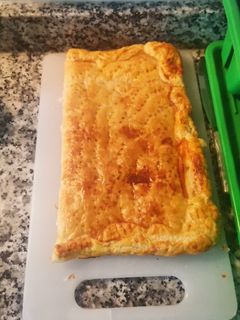 Una foto de Hojaldre de jamón york y queso tipo (tranchetes)