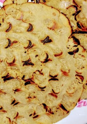 A picture of Rajasthani khooba roti.