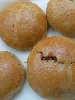 A picture of Stuff meat bun.