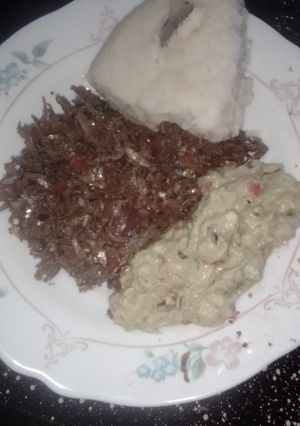 A picture of Silver Cyprinidae and cornmeal 😜😜.