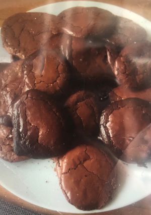 A picture of Flourless chocolate cookies.