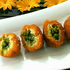 A picture of Tricolour snacks.