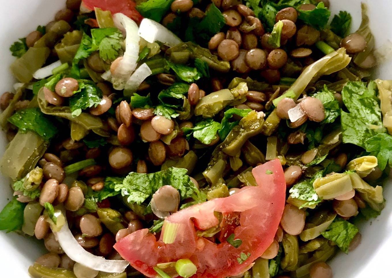 Ensalada de nopales con lentejas