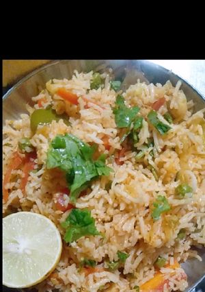 मुंबई मस्त टमैटो पुलाव (Mumbai mast tomato pulav recipe in hindi) रेसिपी मुख्य फोटो