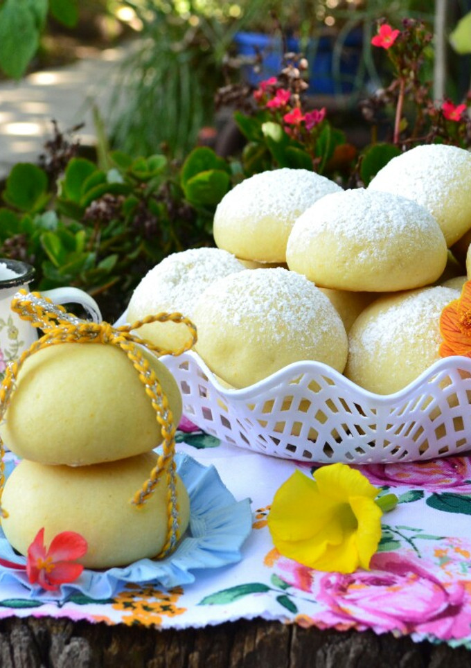 Una foto de Galletitas de naranja rellenas con dulce de batata🤓