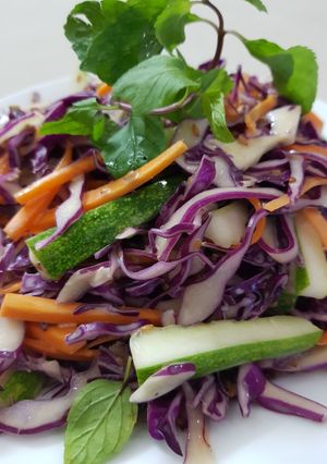 Hình của món Salad bắp cải tím (dùng cả cho món ăn chay).
