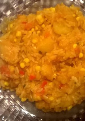 Una foto de Arroz con pollo reciclado