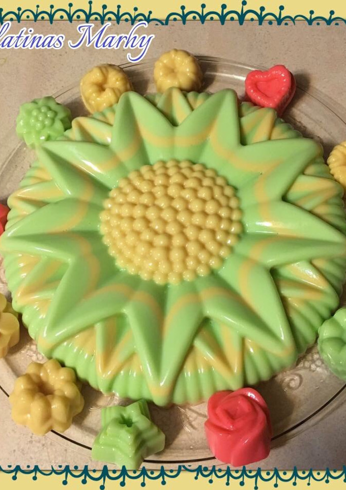 Una foto de Gelatina de tres leches con Pistacho y vainilla