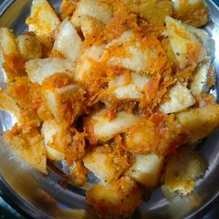 A picture of Carrot tomato fried idli.