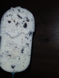 Una foto de Helado de Crema y Oreo en palitos 💣