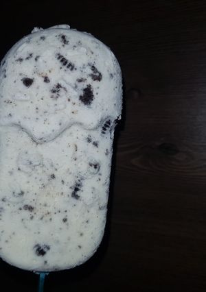 Una foto de Helado de Crema y Oreo en palitos 💣