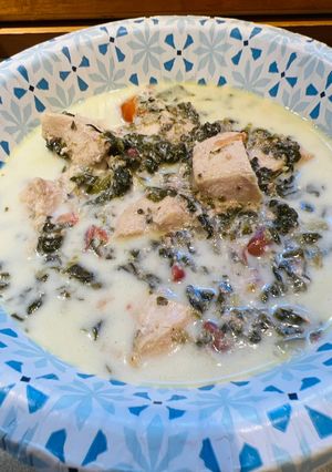 A picture of Crockpot Creamy Spinach Chicken 🐔Soup 🥣.
