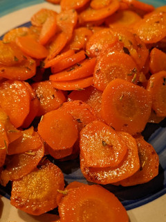 A picture of Carrots with Butter and Herbs.