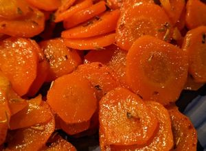 Foto di Carote al burro con erbe aromatiche