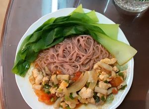 Hình của món Mì gạo lứt + ức gà (eatclean).