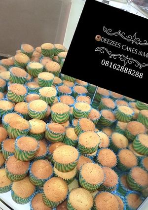 A picture of 100 PCs vanilla cup cakes.